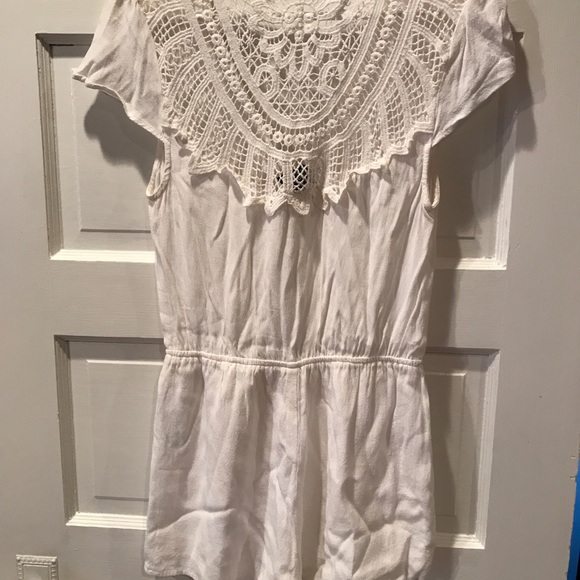 NWT White Crochet Lace Back Romper Size M - Picture 5 of 8